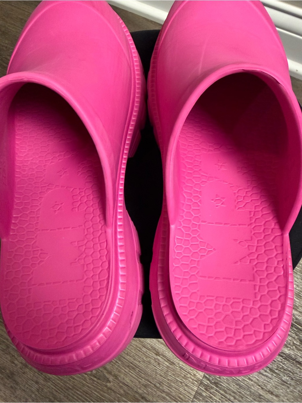 Impala Bubble Soft Mules- Hot Pink - Picture 5 of 7